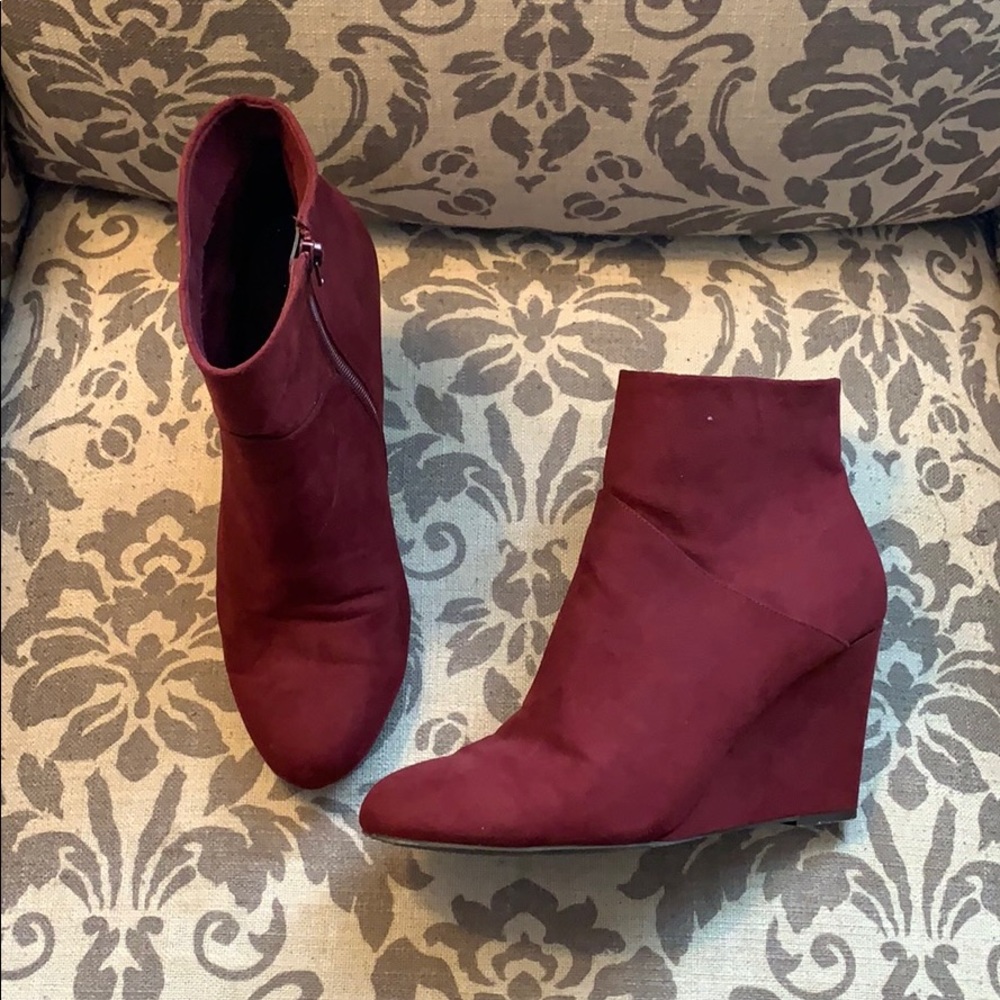 Wine/red velvet booties